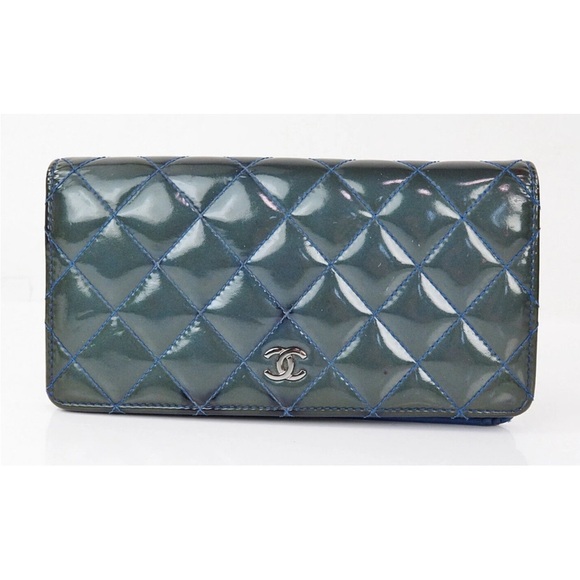CHANEL Quilted Wallet in Shiny Blue and Silver - Picture 1 of 13